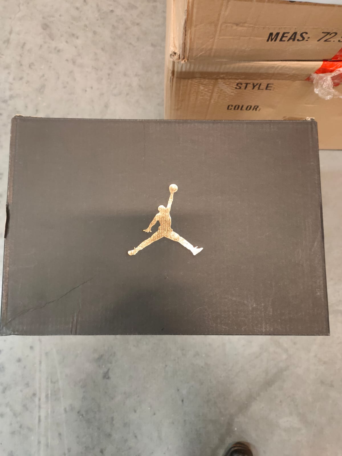 پکیج کفش51 جفتی از برندAIR JORDAN 1 MID - و49 جفت از برند AIR FORCE 1 MID 07