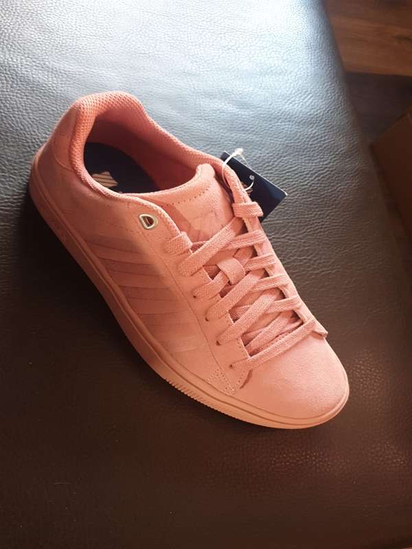 کفش ورزشی کی سوئیس( کا سوئیس) - K-SWISS