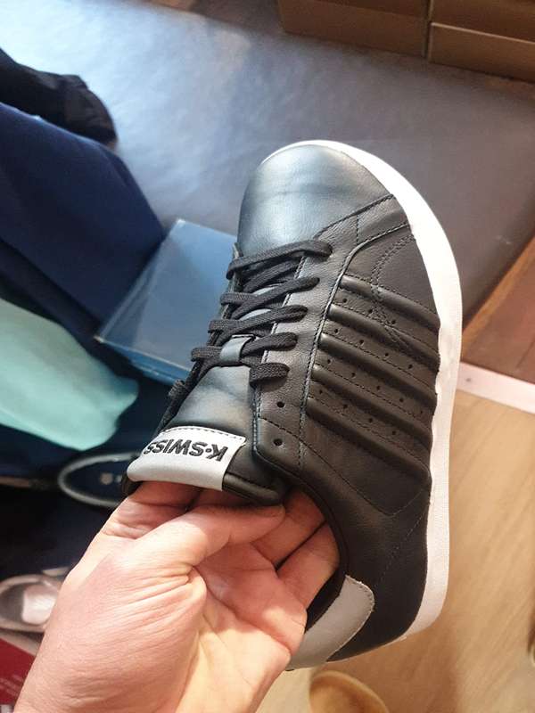 کفش ورزشی کی سوئیس( کا سوئیس) - K-SWISS