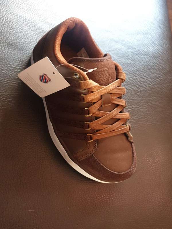 کفش ورزشی کی سوئیس( کا سوئیس) - K-SWISS